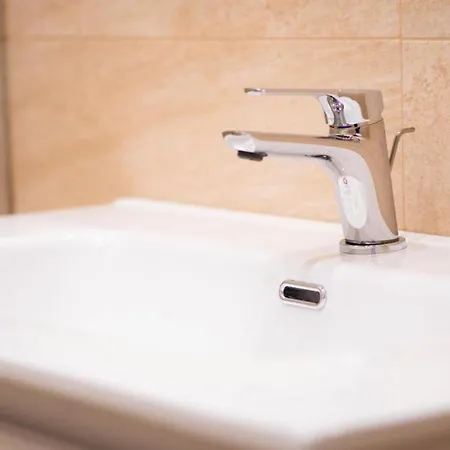 Domina مونوبولي